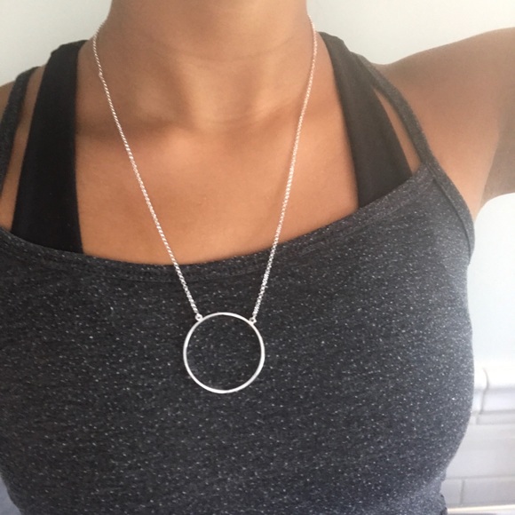 Silver circle pendant necklace - Picture 3 of 6